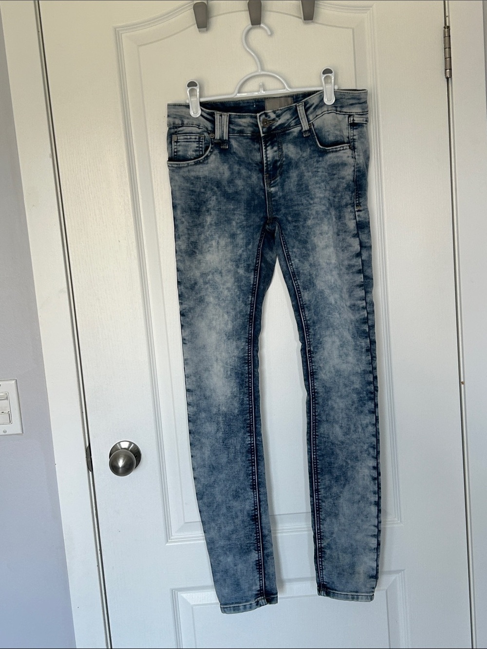 Bench Women's Skinny Acid-Wash Jeans - Blue